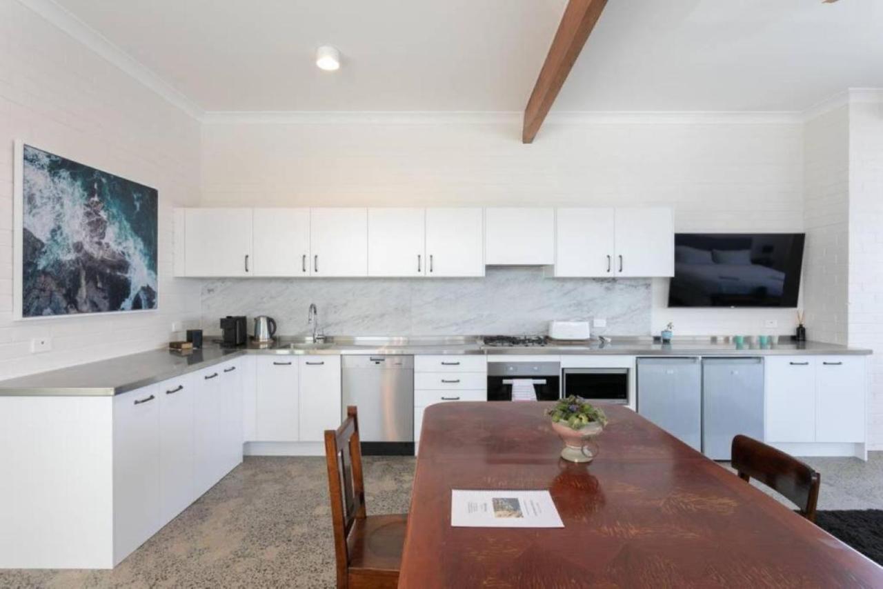 Upscale Cliffside Studio With Ocean Views North Bondi سيدني المظهر الخارجي الصورة