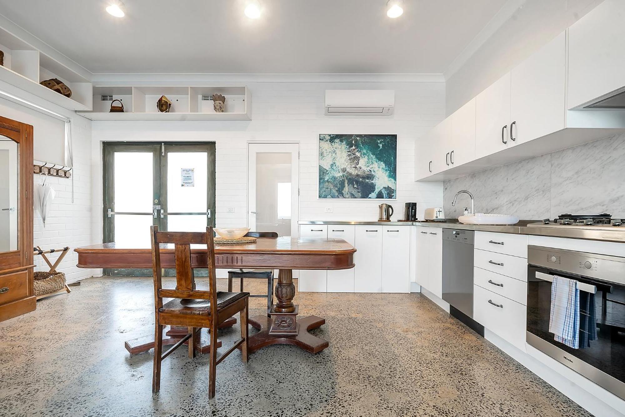 Upscale Cliffside Studio With Ocean Views North Bondi سيدني المظهر الخارجي الصورة