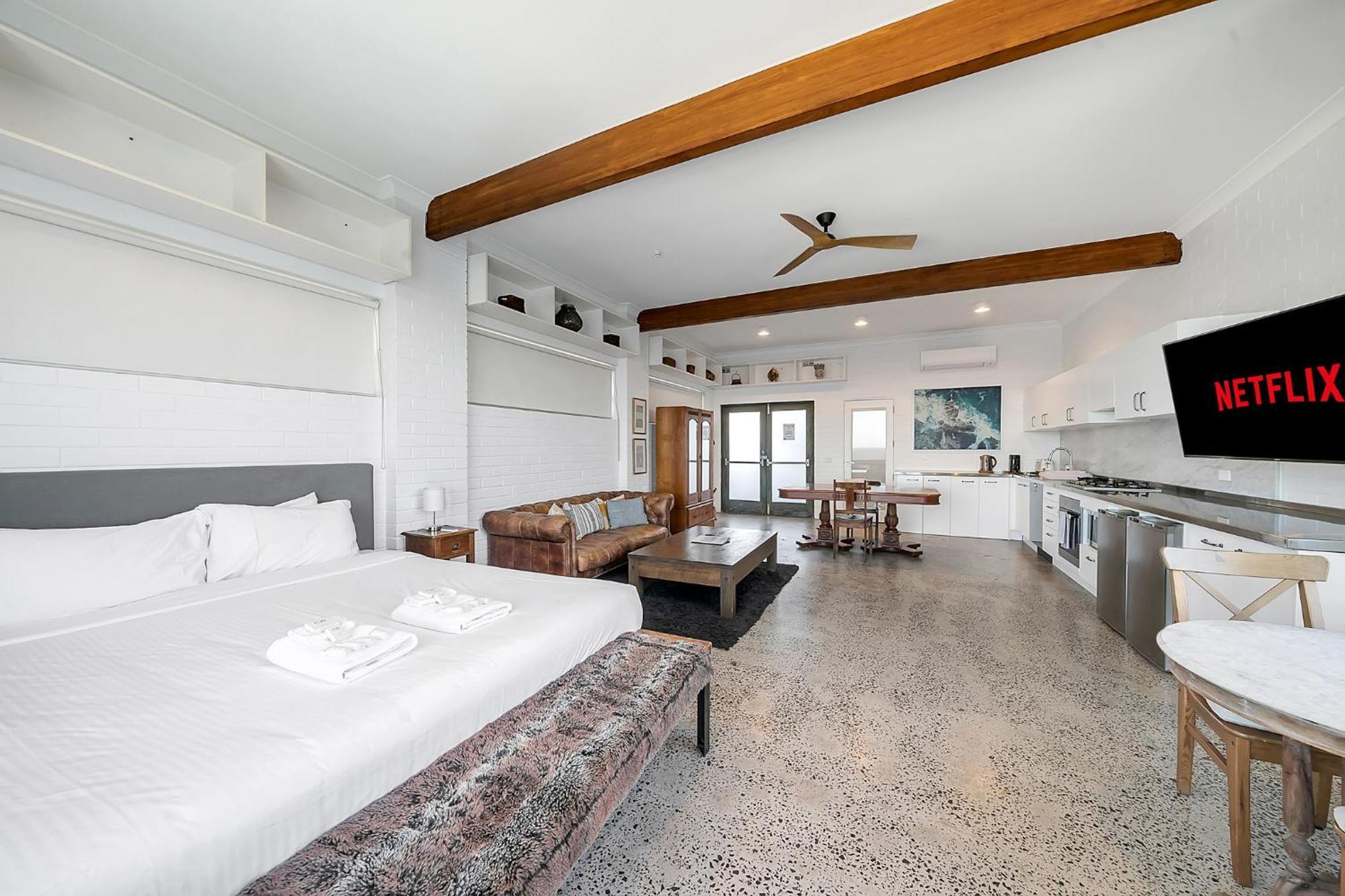Upscale Cliffside Studio With Ocean Views North Bondi سيدني المظهر الخارجي الصورة
